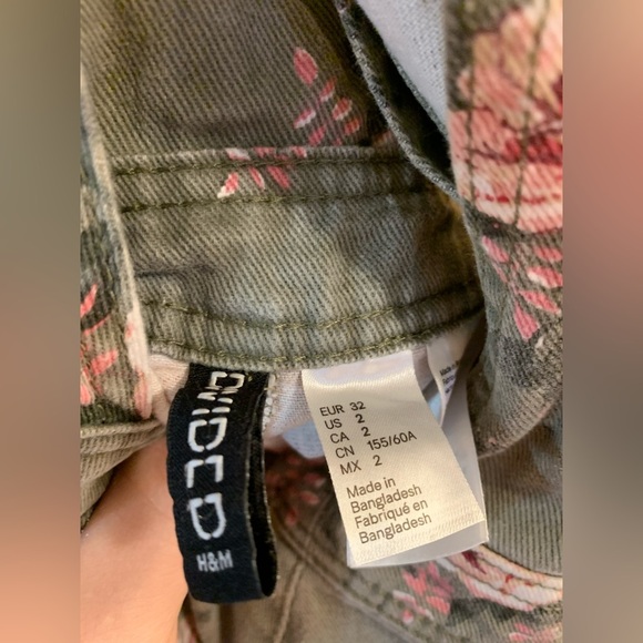 Divided H&M Overall Denim Skirt Green Flowers Womens 2 Jean Jumper Button Front - Picture 2 of 4